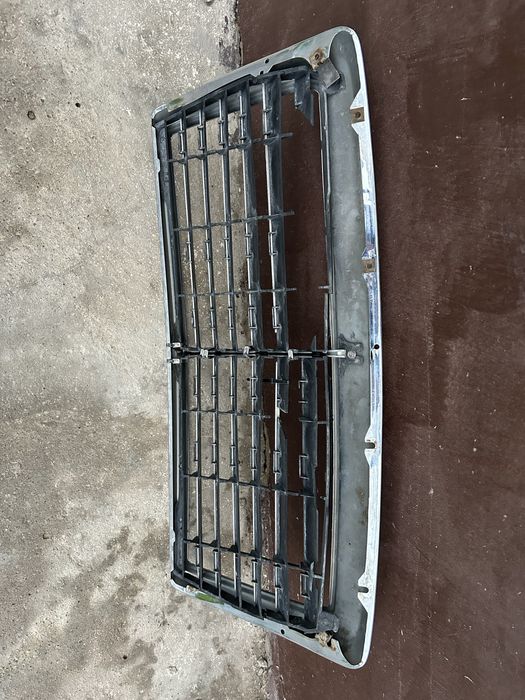 Решетка от Мерседес W124 простой