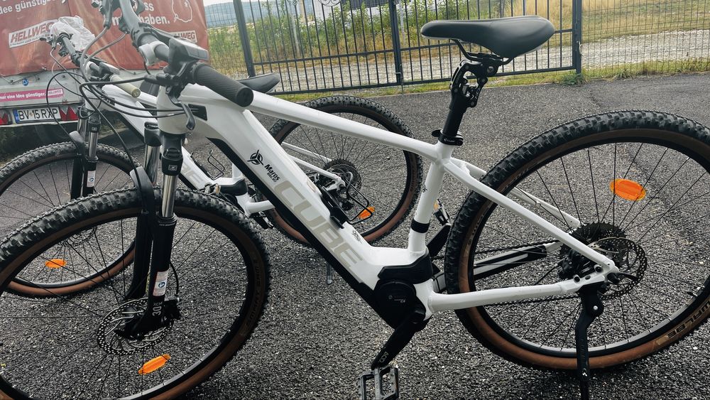 Vand bicileta Cube impecabila