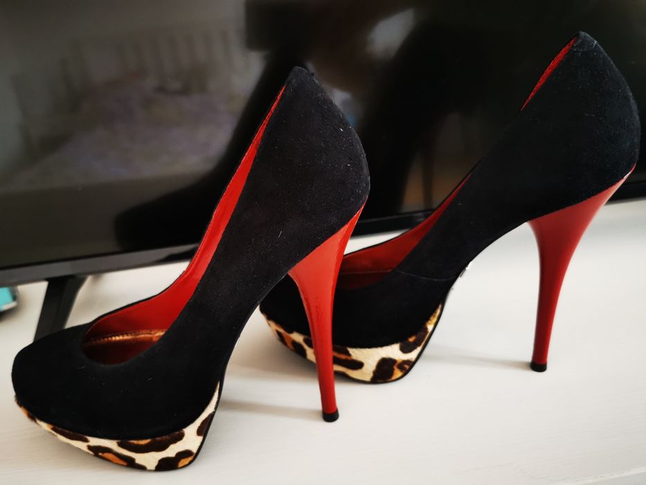 Vand pantofi noi Buffalo