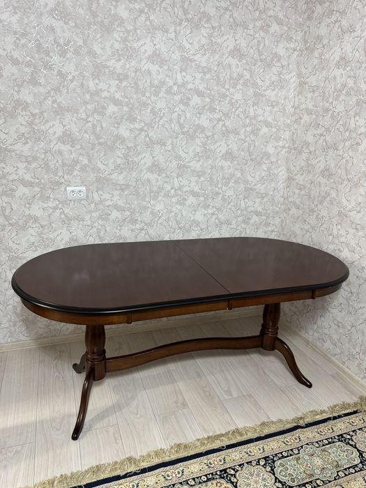 Продам стол для гостинной, стулья