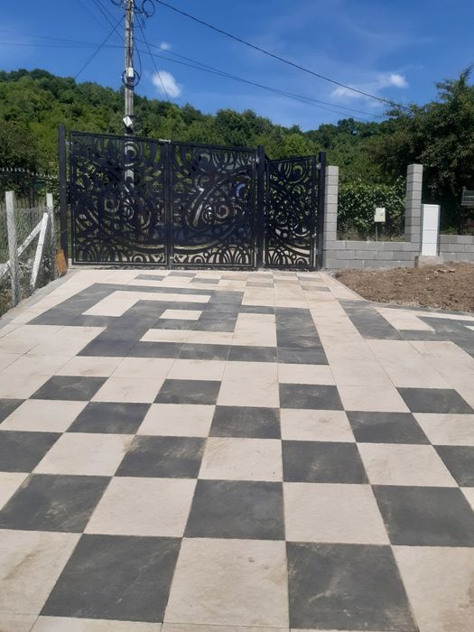 Pavaj! Garduri! Amenajări!