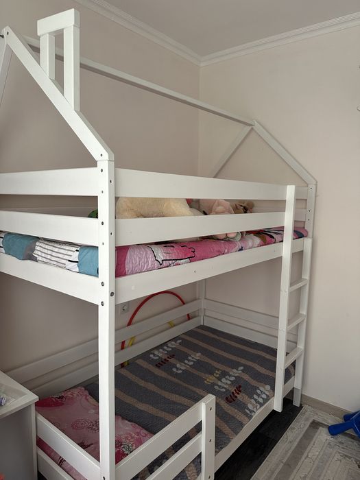 Двухярусная кровать