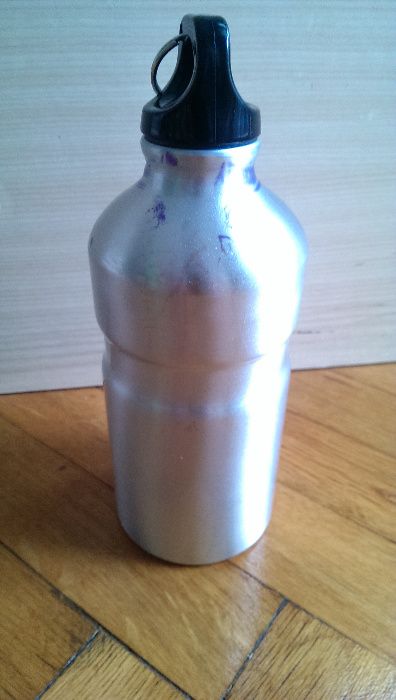 Туристическа бутилка за вода с калъф
