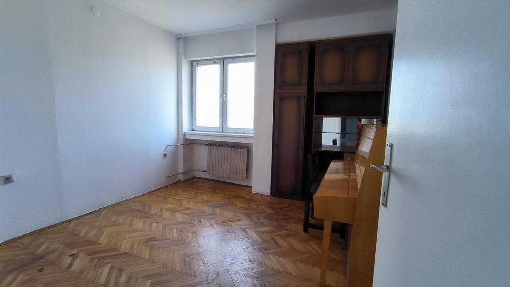 Дава се под наем Тристаен апартамент в Пловдив, Кючук Париж - 82 кв.м за 377.4 € - Снимка #3