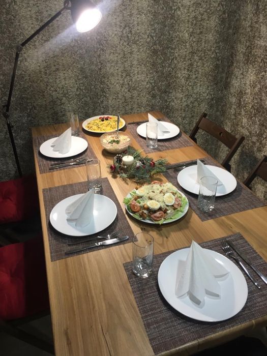 Продаю стол из карагача