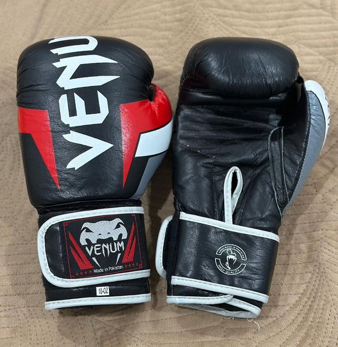 Боксерские перчатки