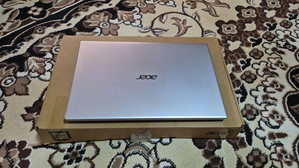 Acer core I 7 sotiladi