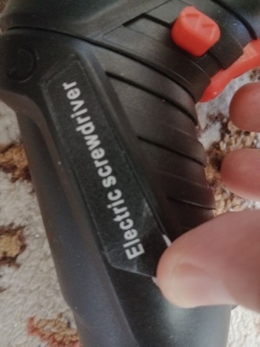 Electric cordlless screwdriver