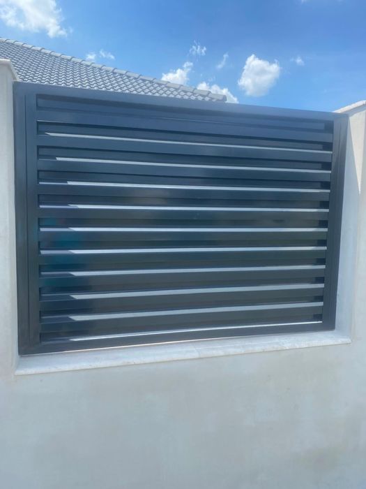 Porti diferite modele