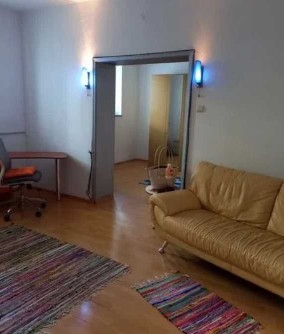 Дава се под наем Двустаен апартамент в Пловдив, Младежки Хълм - 65 кв.м за 269.28 € - Снимка #1