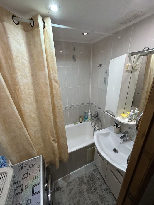 3 к.кв в 11 мкр.