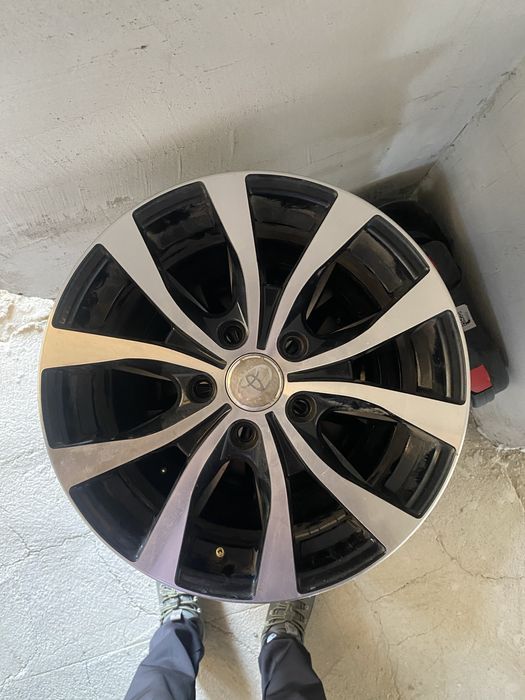 Продам диски на камри