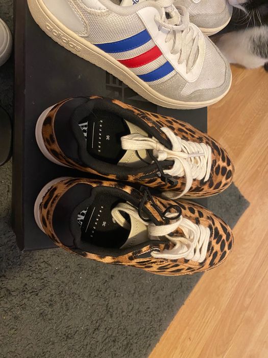 нови кожени маратонки Zara