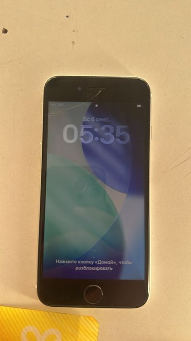 iPhone se 2020 года 128гб