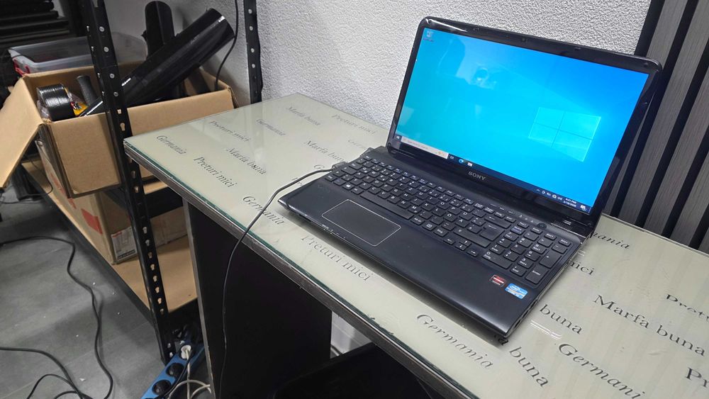 Laptop core i3 - Sony Vaio SVE151 G17 - functional - instalat