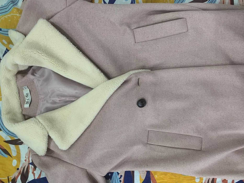 Пальто женское розовое