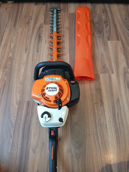 Foarfecă de tuns gard viu Stihl HS 82 R impecabilă