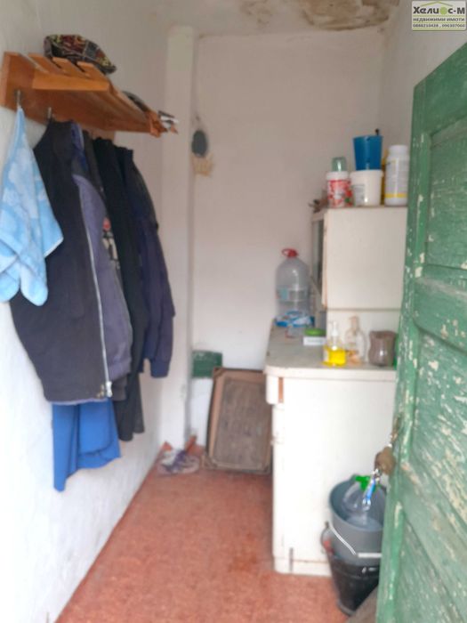 Къща с двор в с.Николово на 4 км. от гр.Монтана