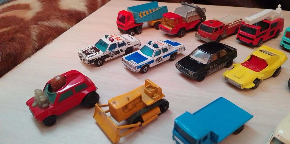 Модели на Matchbox England Macau China 1/64