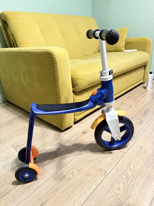 Продам беговел -самокат