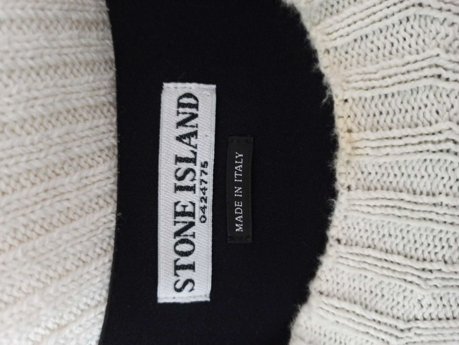 Pulover Stone Island alb cu negru marimea M