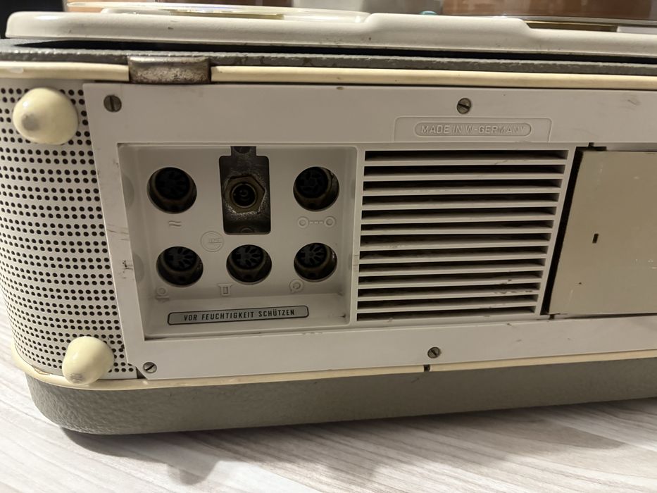 Magnetofon Grundig TK 32 pe lampi functional
