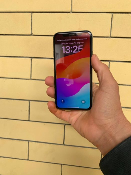 Срочно продаётся IPhone 11 pro в хорошем состоянии