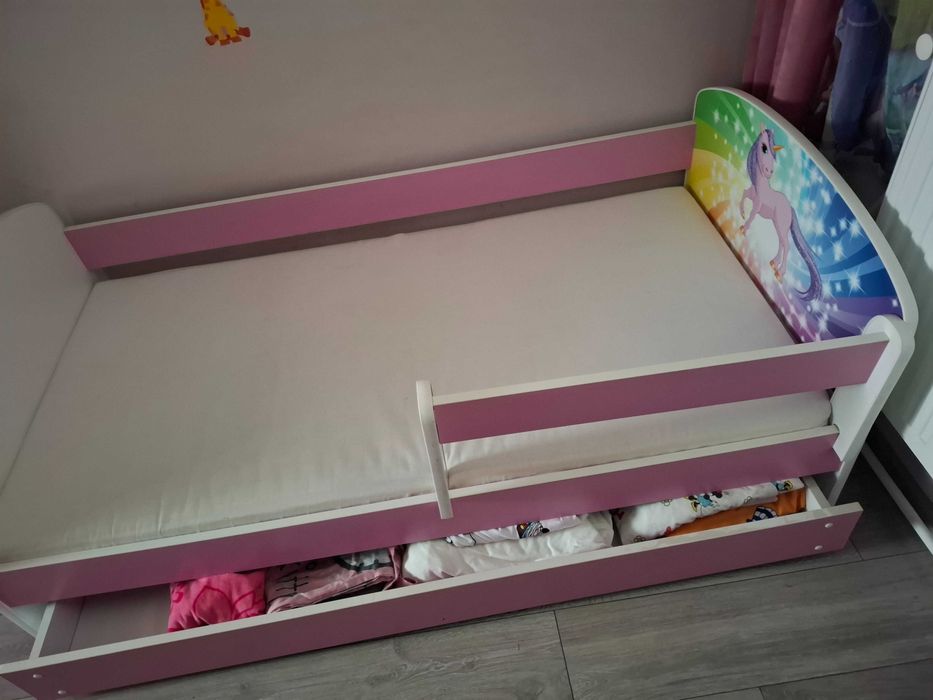 Patut cu unicorn pentru fetita!