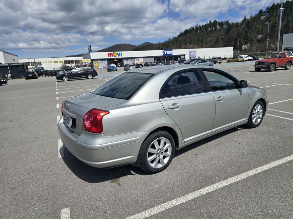 Toyota avensis 1.8 gaz