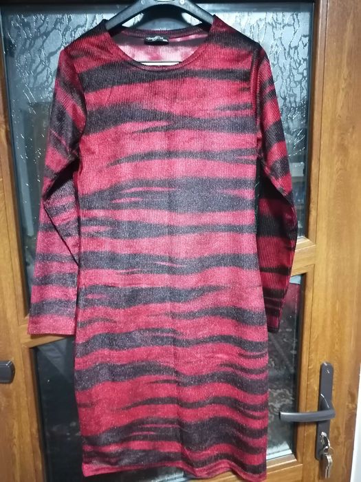 Rochie roșie mâneci lungi mărimea M-L