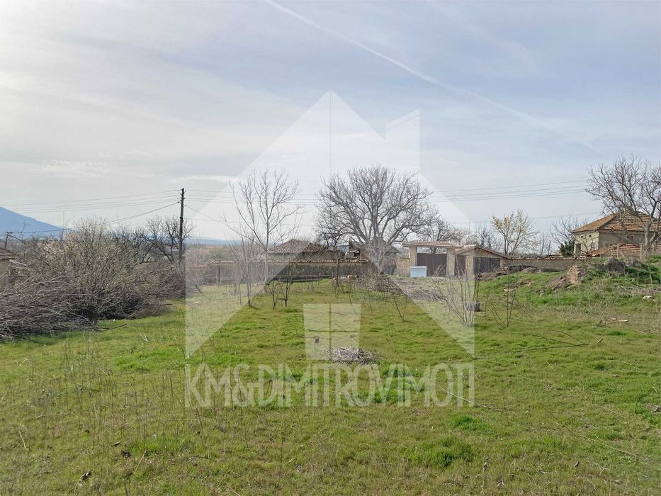 Продава парцел в с. Енево, (Нови пазар) 1 ДКА за жилищно строителство!