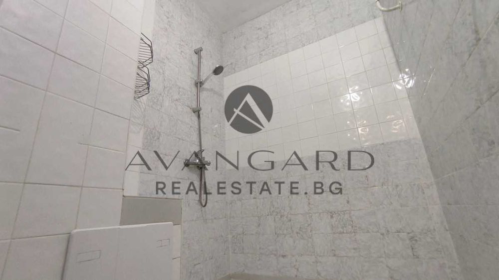 Продава се Тристаен апартамент в Пловдив, Кючук Париж - 94 кв.м за 1649 €/кв.м - Снимка #9