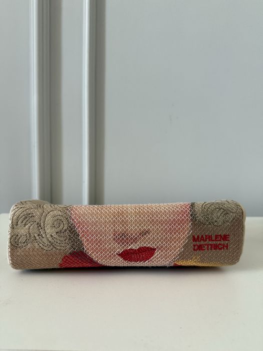 Клатч Charlotte Olympia