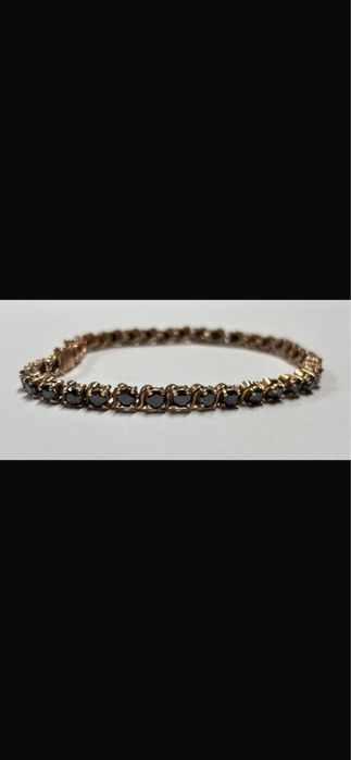Brățara de  aur cu diamante negre