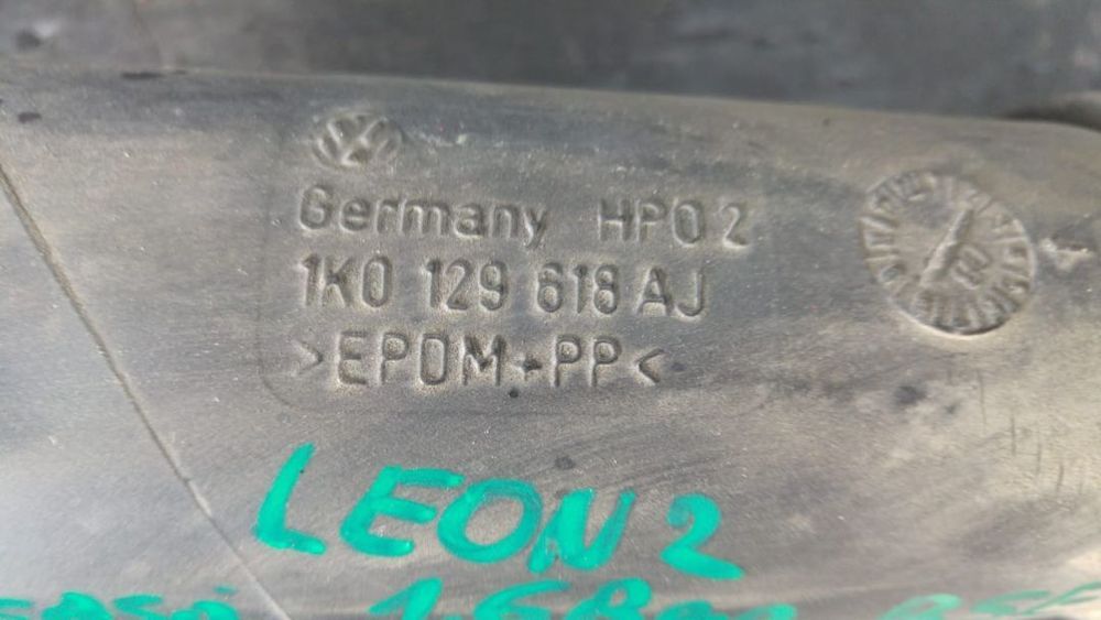 Tubulatura aer admisie 1.6 b vw golf 5 seat leon audi a3 8p skoda octavia 2 superb 2 1k0129618aj