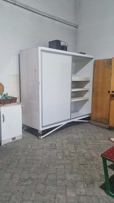 Холодильник шкаф сотилади.