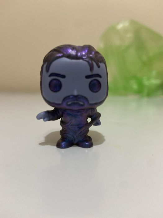 Фигурки из киндера джой очень странные дела