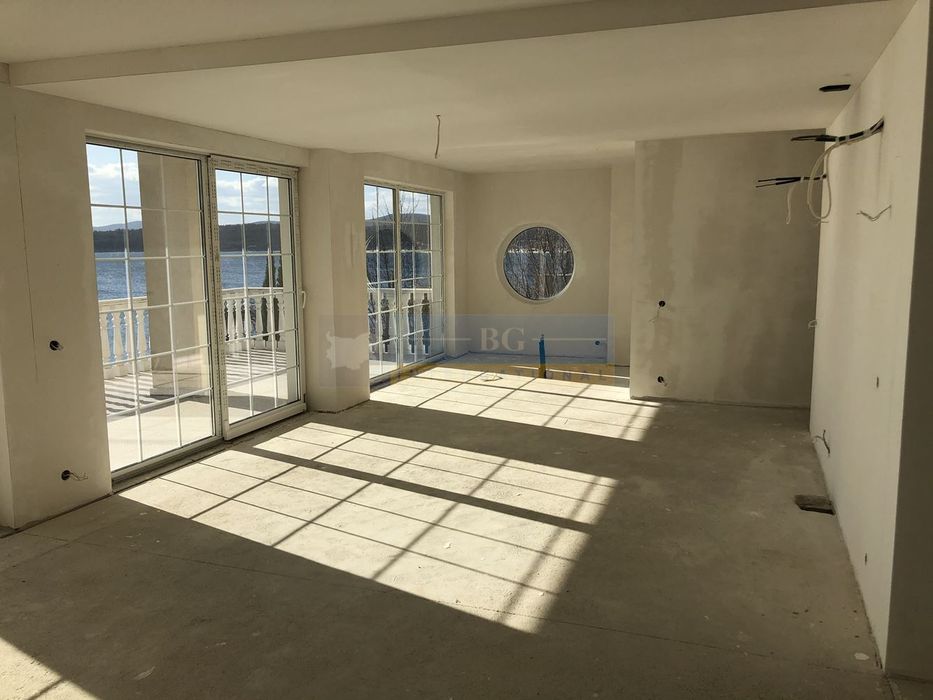 Продава се Къща в Созопол - 450 кв.м за 1667 €/кв.м - Снимка #6