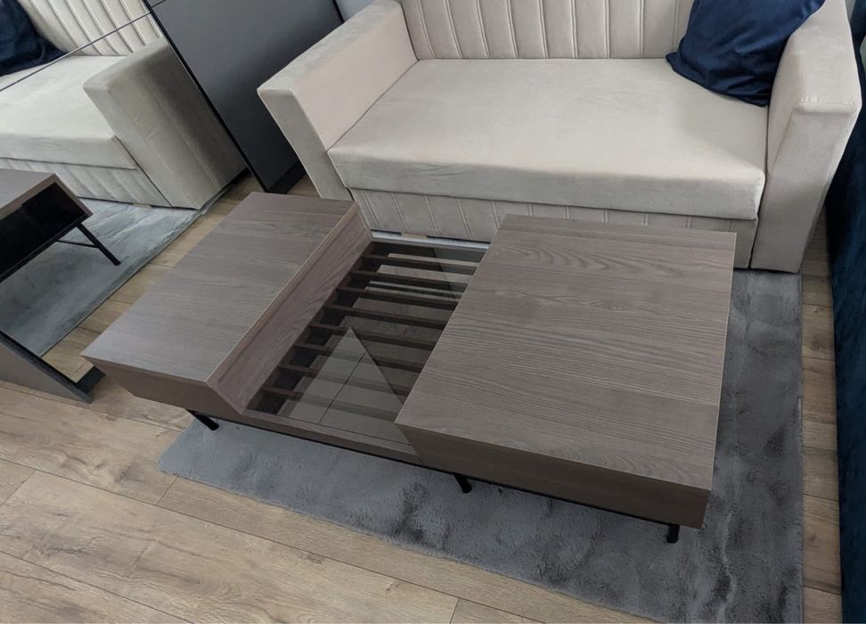 Masă cafea modernă cu sticlă și spații depozitare