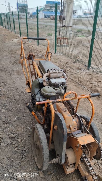 Продам траншея копатель