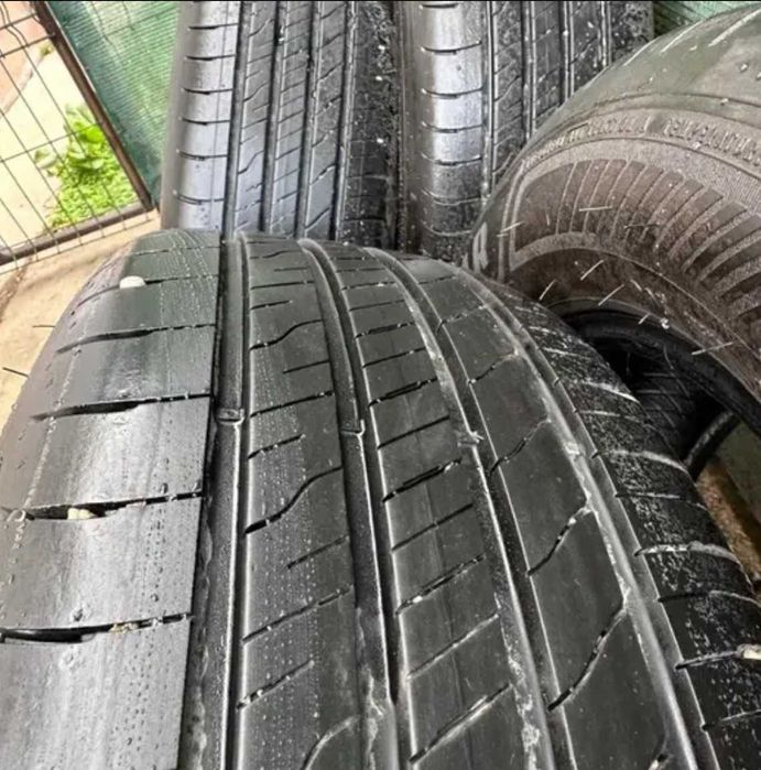 Set 4 Anvelope Vara Goodyear EfficientGrip 215/60 R17 DOT 2024 - Rulate 5000km compatibile Dacia Duster, Nissan, Toyota etc