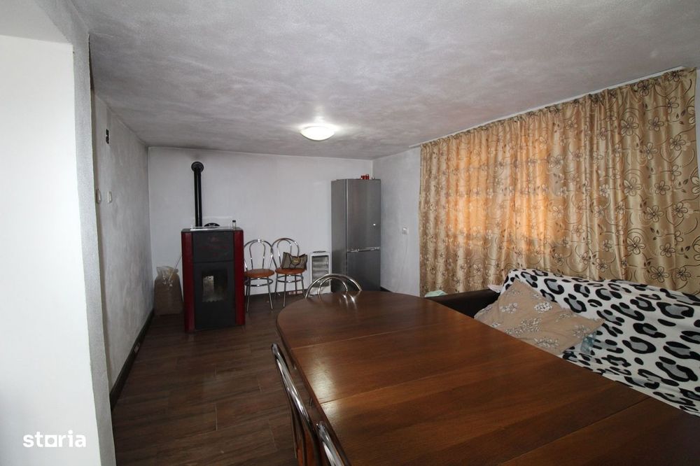 Casă Comuna Telești
