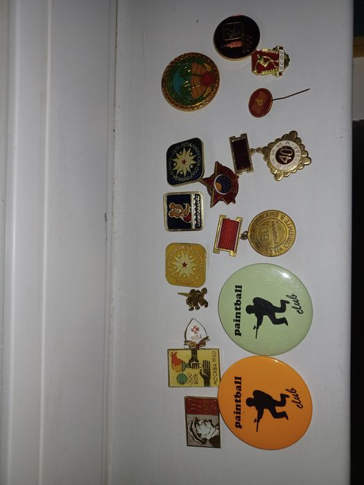 Значки за добавяне в колекция.