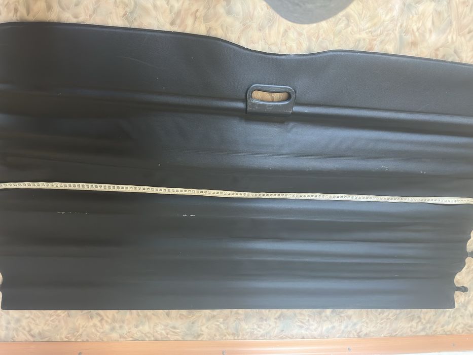 Продам заднюю шторку багажника в хорошем состоянии