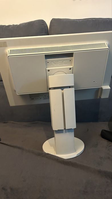 Monitor Multisync EA243WM