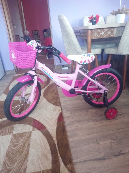 Bicicleta pentru fetița