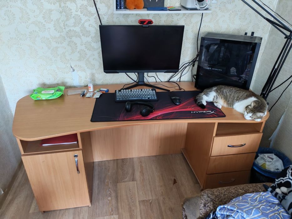 Компьютерный стол