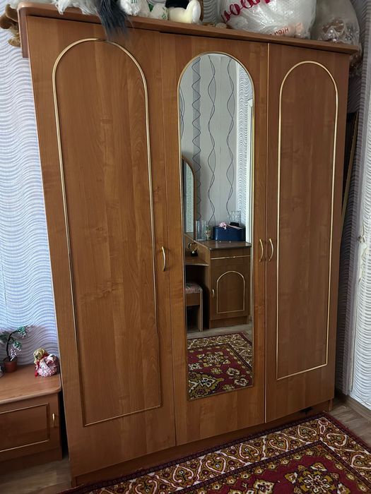 Продам спальный гарнитур