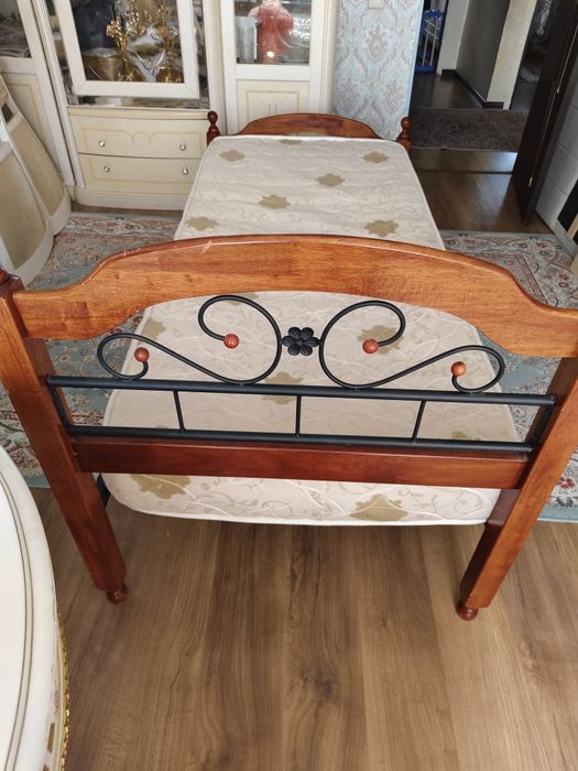 Кровать 200х90. 2шт цены разные