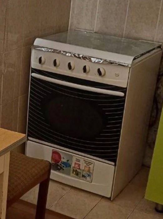 Gaz plita (duxovkali, 4 konforkali) yaxshi holatda